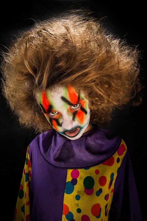 Halloween en la escuela: cómo celebrar, ideas para el guión, concursos, video. Traje de Halloween para la escuela con sus propias manos, foto