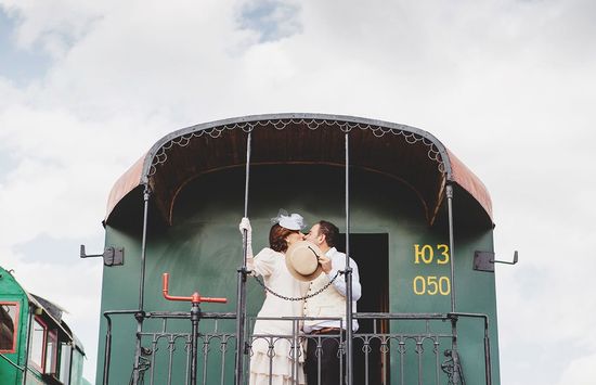 Sesión de fotos de boda en estilo retro