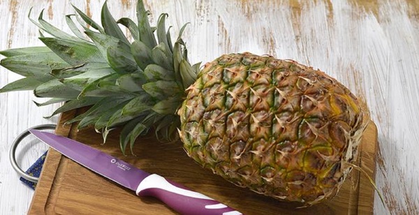 Cómo cortar una piña de forma adecuada y hermosa