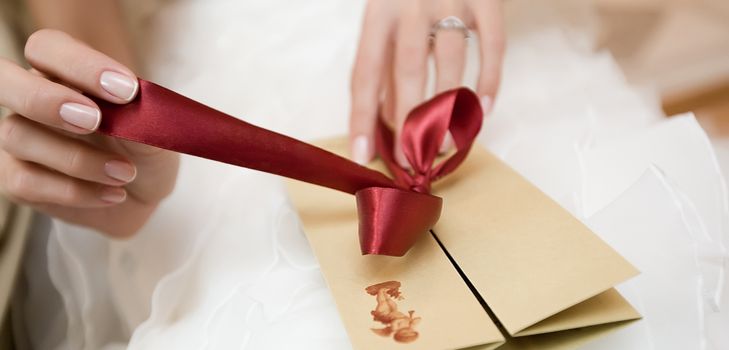 Cómo donar dinero para una boda
