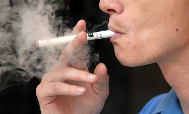 Cómo usar un cigarrillo electrónico