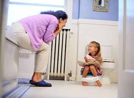 Cómo enseñar a un niño a una olla: 5 consejos útiles