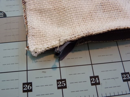 Cómo coser una cubierta en una almohada decorativa con sus propias manos - video paso a paso