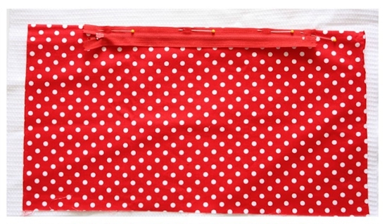 Cómo coser una almohada de viaje debajo del cuello con tus propias manos