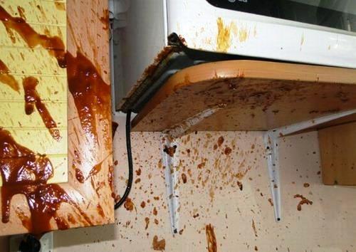 Cómo cocinar leche condensada en una lata?