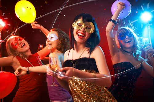 Qué divertido pasar el Año Nuevo con amigos 2016: ideas originales