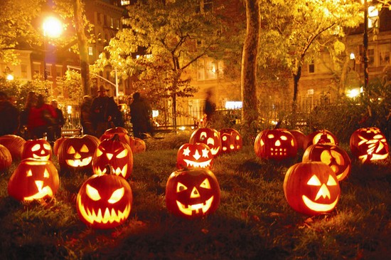Al celebrar la celebración de Halloween 2016