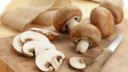 Champiñones enlatados para el invierno