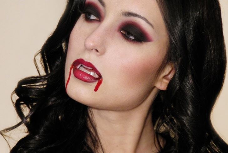 Disfraz de vampiro para Halloween: foto de cómo hacer tus propias manos