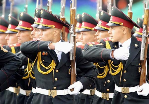 Felicitaciones oficiales y cortas por el Día del Defensor de la Patria (23 de febrero)