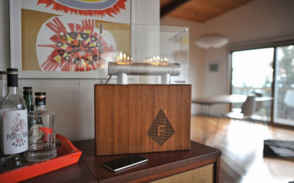 Magia de fuego: columna-chimenea Fireside Audiobox