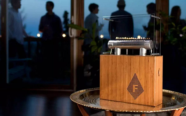 Magia de fuego: columna-chimenea Fireside Audiobox