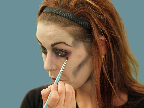 Scary maquillaje para Halloween con tus propias manos para niñas y niñas