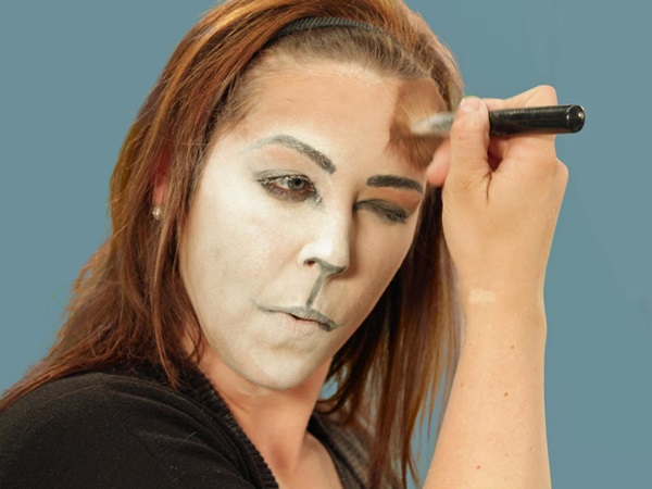Scary maquillaje para Halloween con tus propias manos para niñas y niñas