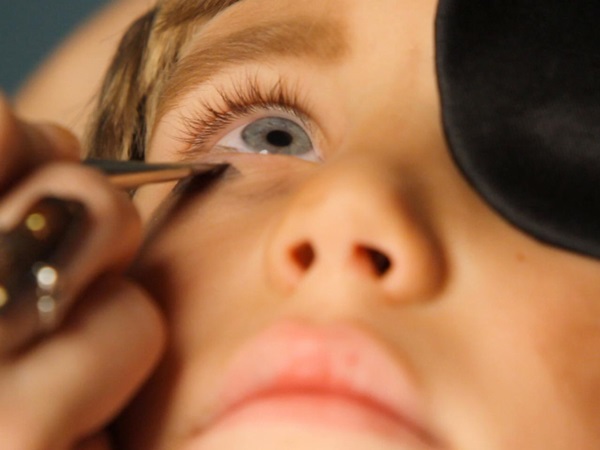 Scary maquillaje para Halloween con tus propias manos para niñas y niñas