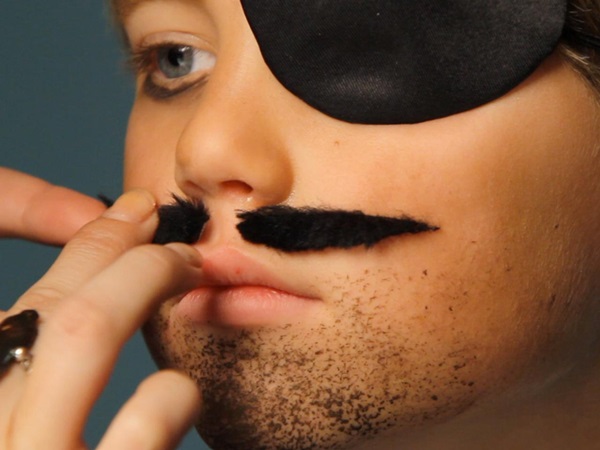 Scary maquillaje para Halloween con tus propias manos para niñas y niñas