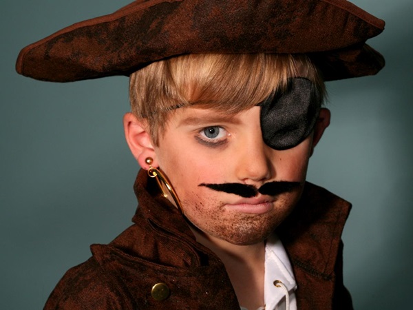 Scary maquillaje para Halloween con tus propias manos para niñas y niñas