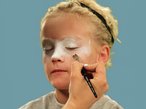 Scary maquillaje para Halloween con tus propias manos para niñas y niñas