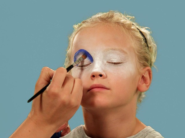 Scary maquillaje para Halloween con tus propias manos para niñas y niñas