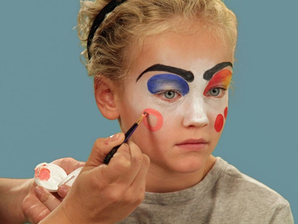 Scary maquillaje para Halloween con tus propias manos para niñas y niñas