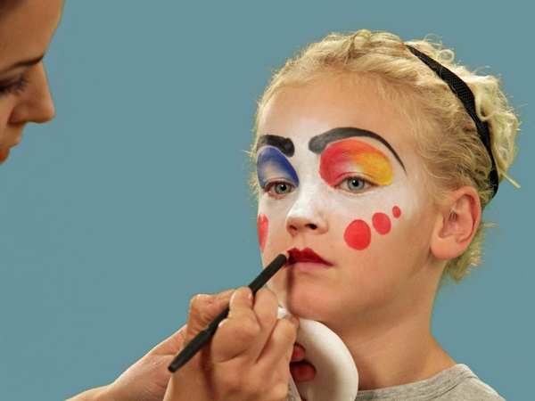 Scary maquillaje para Halloween con tus propias manos para niñas y niñas