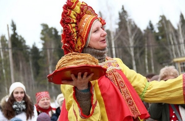 Maslenitsa-2016: las principales tradiciones y hermosas felicitaciones
