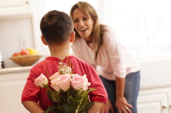 Canciones para el Día de la Madre con texto y música: divertidas para niños, modernas para adolescentes y estudiantes de secundaria, conmovedoras para adultos