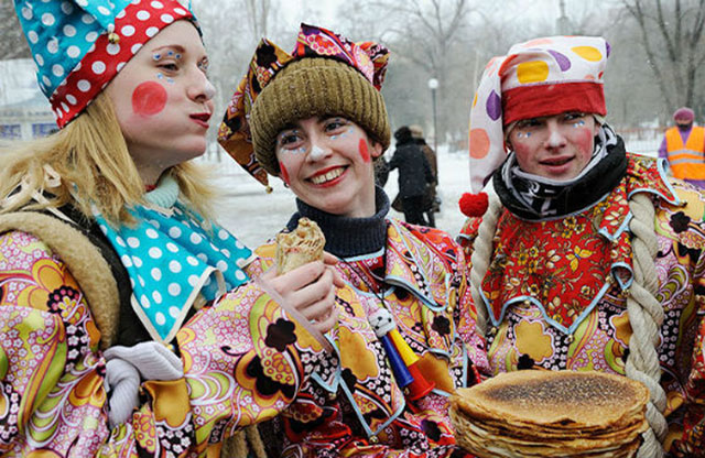 Canciones en Pancake Day: textos de canciones populares rusas de aceite