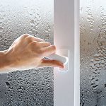 ¿Por qué sudan ventanas de plástico?