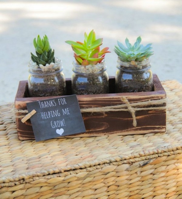 Un obsequio original para el Día del Maestro para el docente de la clase y los profesores de asignaturas. Ideas de regalos con sus propias manos