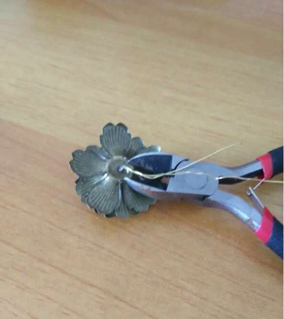 cortar el exceso de cable