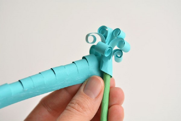 Artesanía para el Día de la Madre con sus propias manos: para jardín de infantes y primera clase, para la escuela, de papel de colores, servilletas
