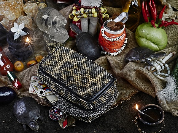 Almohada para Cenicienta: bolsos de embrague Piloutin por Christian Louboutin