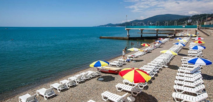 Qué clima se espera en Sochi en agosto de 2016, de acuerdo con las previsiones del centro hidrometeorológico y de acuerdo con las revisiones de los turistas, la temperatura del agua y el aire en Sochi en agosto