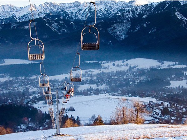 El clima en Sochi en diciembre de 2016, el pronóstico para el mes y la víspera de Año Nuevo. ¿Cuál será la temperatura del agua y del aire en diciembre en Sochi sobre el pronóstico del tiempo del Centro Hidrometeorológico?