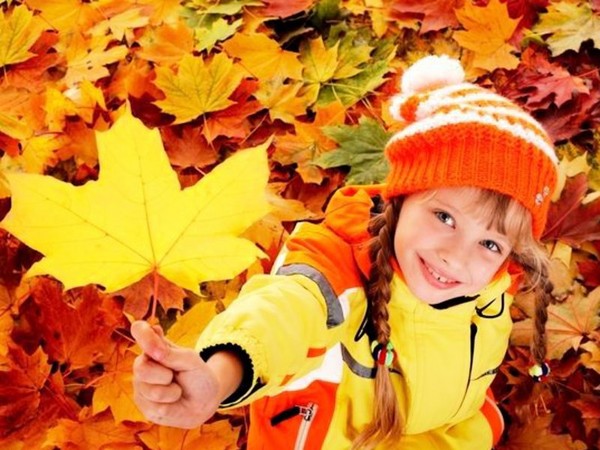 Festival de otoño en el jardín de infantes: un escenario para los grupos más jóvenes, mayores y preparatorios