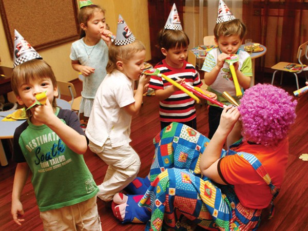 Ideas para el escenario para el Día del Niño, así como el plan de clase para las vacaciones el 1 de junio