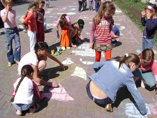 Ideas para el escenario para el Día del Niño, así como el plan de clase para las vacaciones el 1 de junio