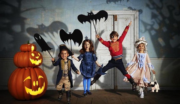 Escenario de Halloween para niños, adolescentes, estudiantes de secundaria, estudiantes Escenario de Halloween para niños, adolescentes, estudiantes de secundaria, estudiantes