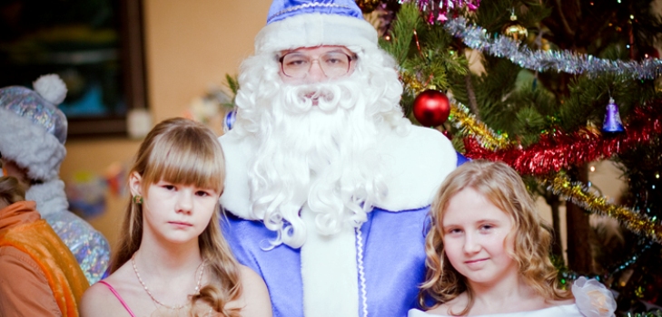 Santa Claus y niñas