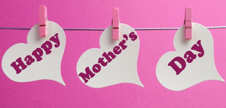 Sms con el Día de la Madre: breve, divertido, en verso y en prosa. Mensajes de felicitación a mamá, hermana, novia, suegra, mujeres conocidas
