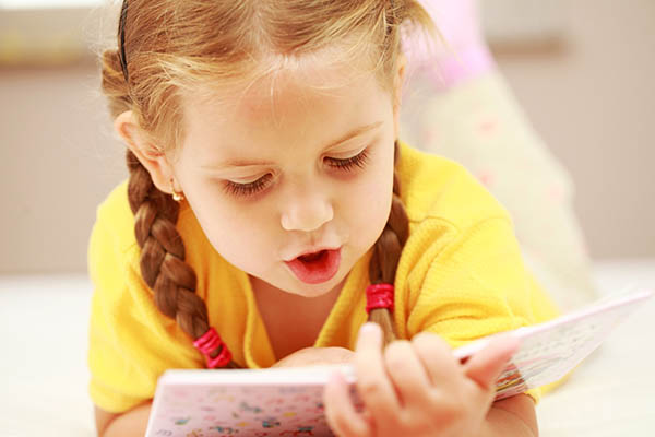 Poemas para niños de primer grado en la fila en honor al Día del Conocimiento 1 de septiembre