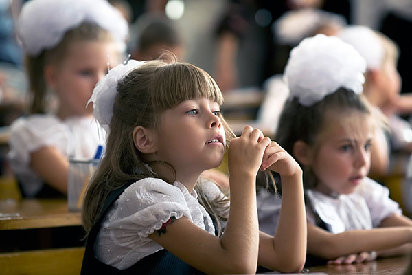 Poemas para niños de primer grado en la fila en honor al Día del Conocimiento 1 de septiembre