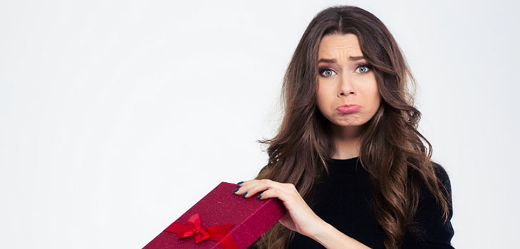 TOP-3 peores regalos: ¿por qué no dar un reloj, fotos y cosméticos