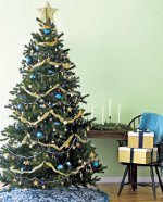 Decoración de un árbol de Año Nuevo