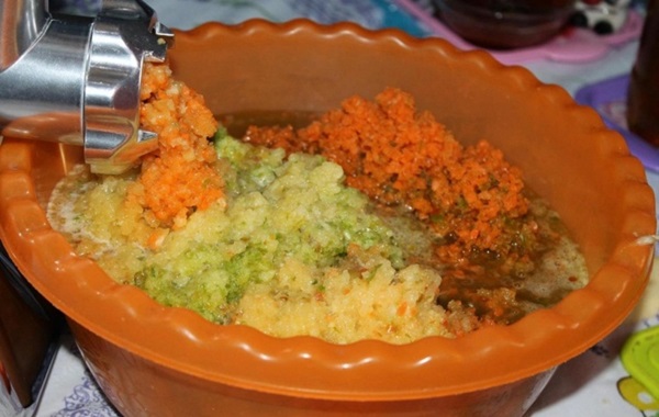 Adjika de zucchini para el invierno: recetas paso a paso del blanco con una foto