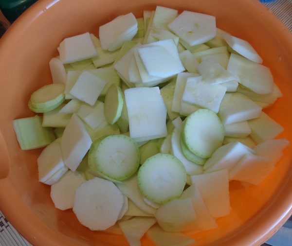 Adjika de zucchini para el invierno: recetas paso a paso del blanco con una foto