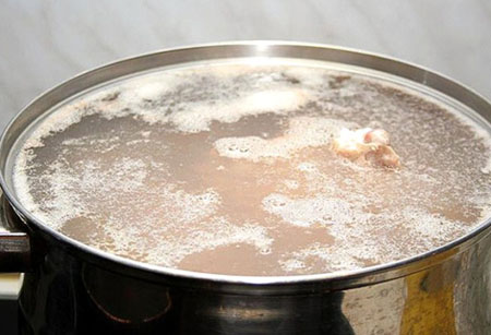Sopa de pollo fragante