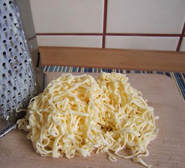 Recetas con una foto de un menú modesto pero sabroso, o qué puedes comer en la publicación antes de Pascua