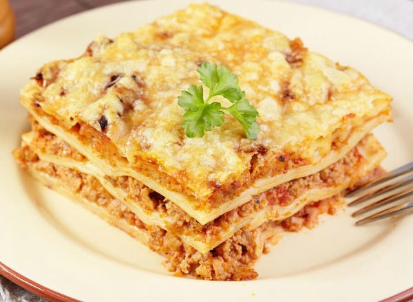 Deliciosa y rápida cena festiva el 23 de febrero, lasaña con setas